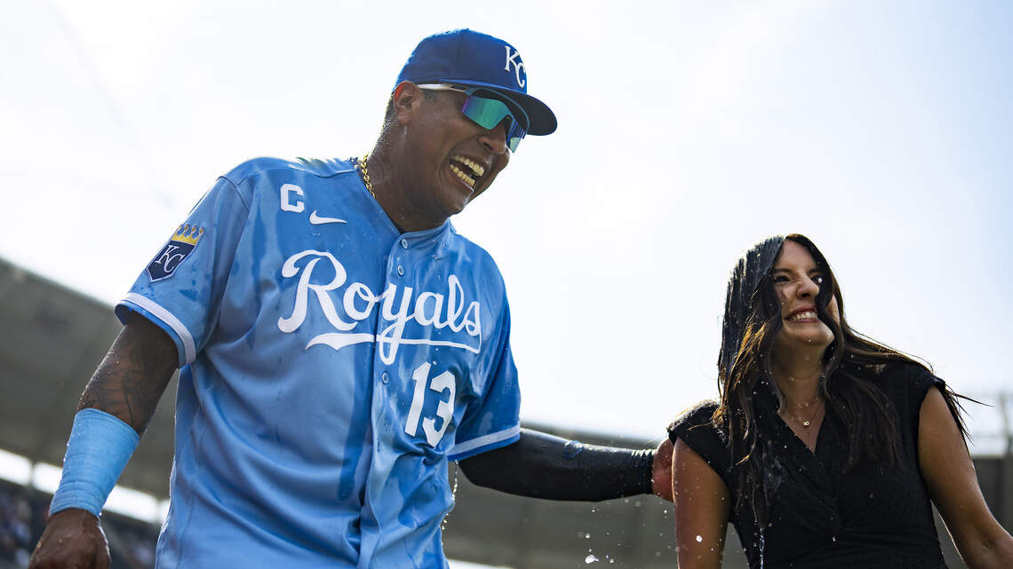 Royals sweep Giants behind Salvador Perez’s history-making swing & wild 7th inning