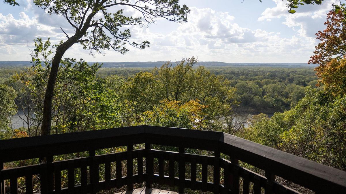 An overlook provides sweeping views of the Missouri River valley near the trailhead to the West Ridge Trail at Weston Bend State Park near Weston, Mo.