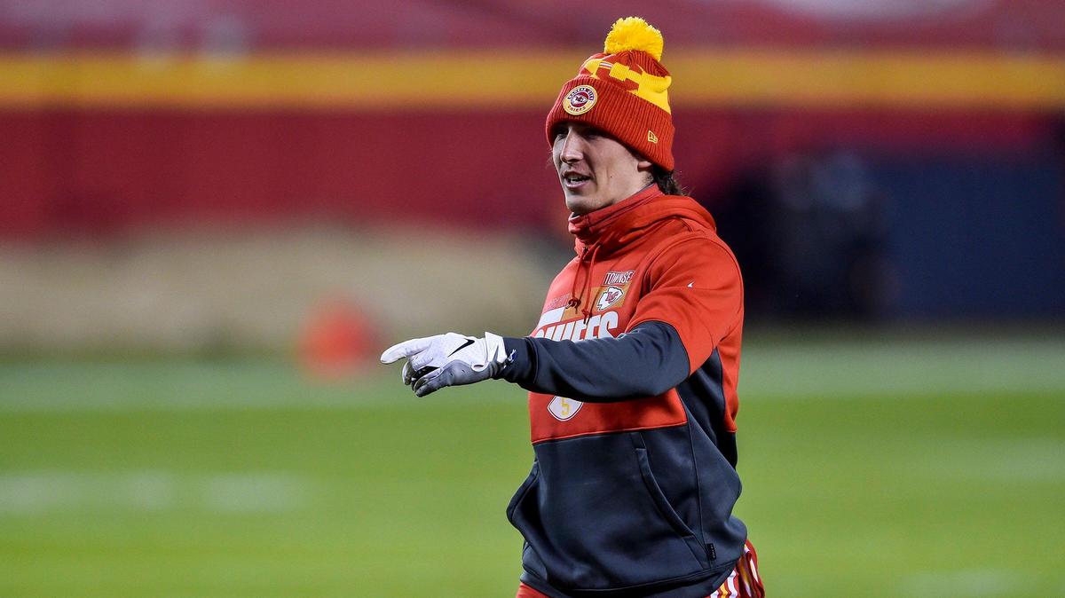 Kansas City Chiefs punter Tommy Townsend gestures during warm ups before the start of the Chiefs game against the Denver Broncos at Arrowhead Stadium Sunday, Dec. 6, 2020.