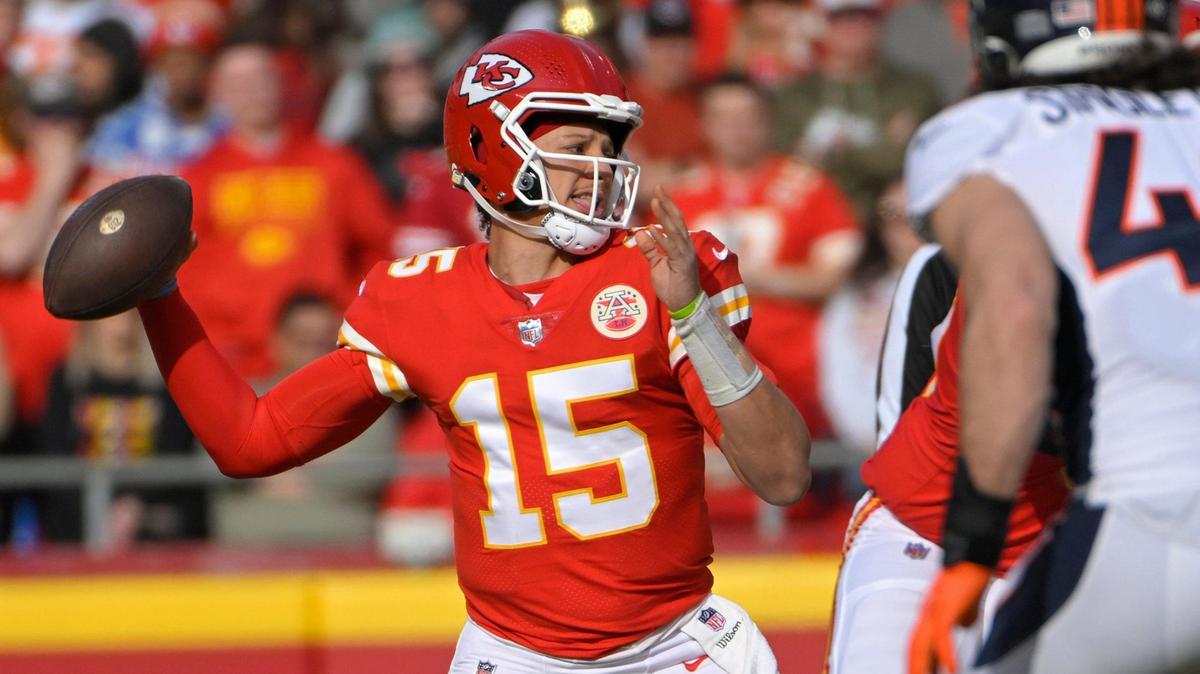 Chiefs quarterback Patrick Mahomes (above) will have a new target to throw to in wideout Richie James. The Chiefs agreed to terms with James on Friday. James played last season with the New York Giants.