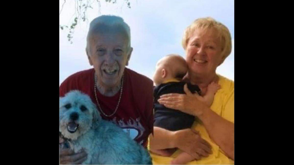 Leslie and Patricia Waters both died at 4:23 p.m. on Nov. 24, according to an obituary.