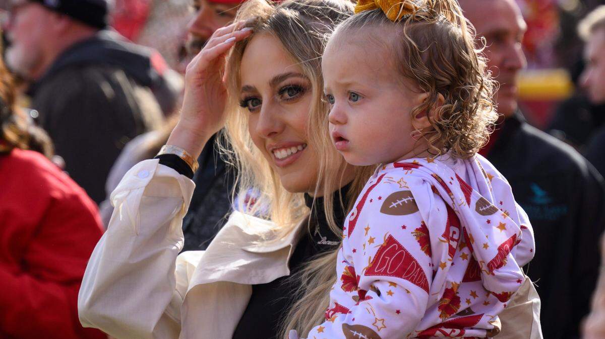 Thanks to mom Brittany Mahomes’ social media posts, and People and Us Weekly, Sterling Skye Mahomes and her baby brother, Bronze, grew an adoring fan base this football season. Mother and daughter are often seen on the sidelines, here before the Chiefs played the Denver Broncos earlier this month.