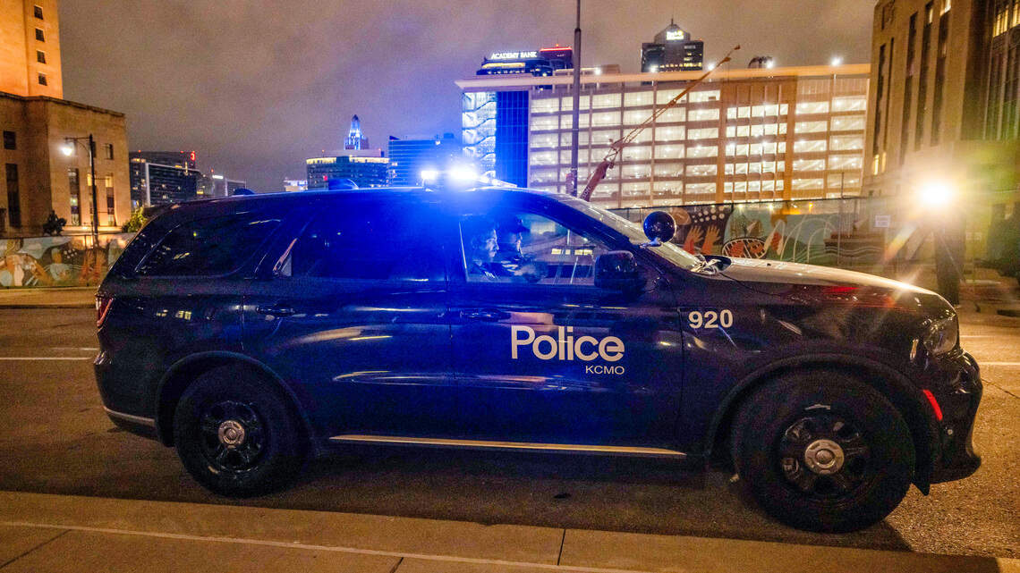 Kansas City police shoot woman during midtown traffic stop. Patrol investigates