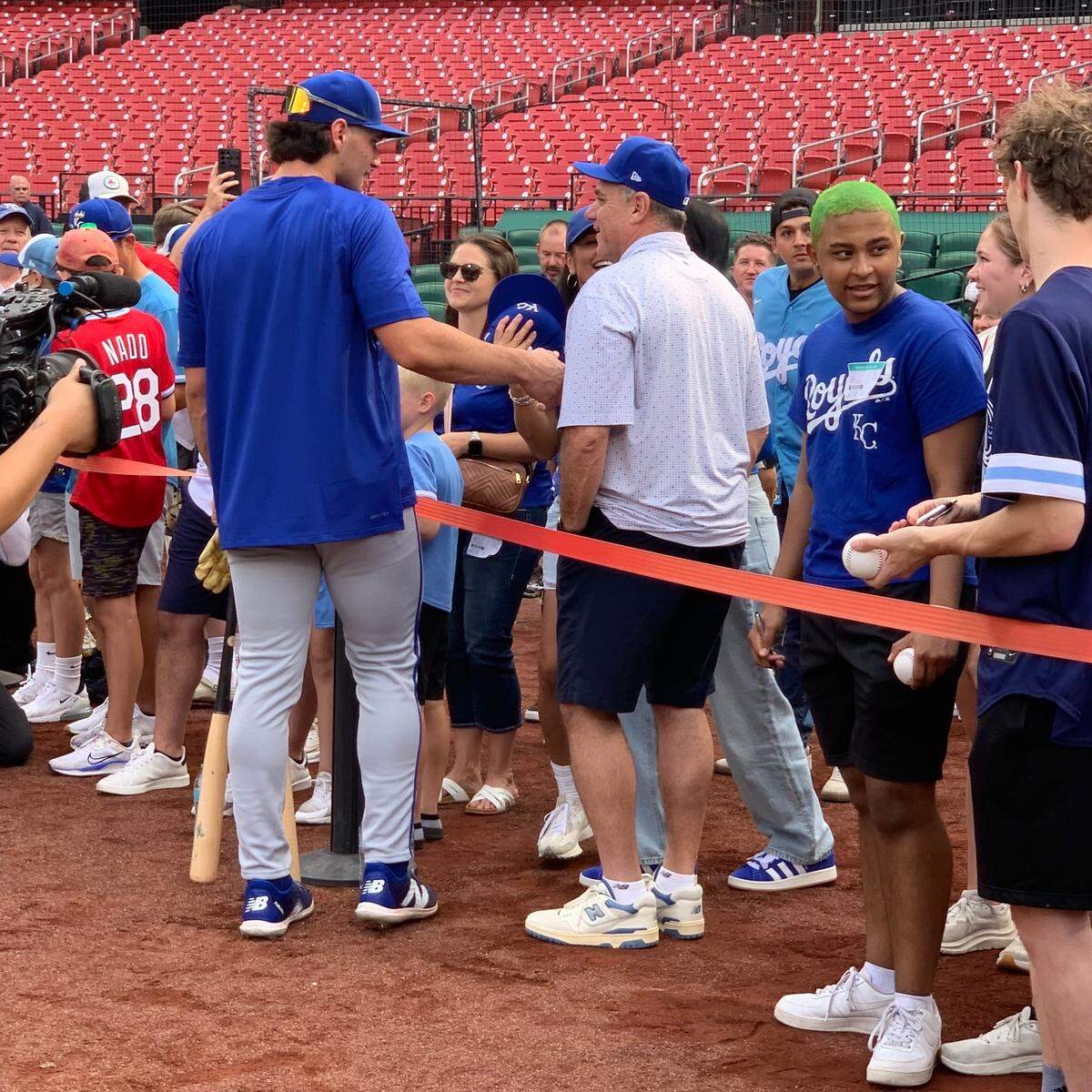 Jac Caglianone (left) chats with his dad Jeff (right) and his mom Johanne prior to his MLB debut with the Kansas City Royals on Tuesday, June 3, 2025 at Busch Stadium. 