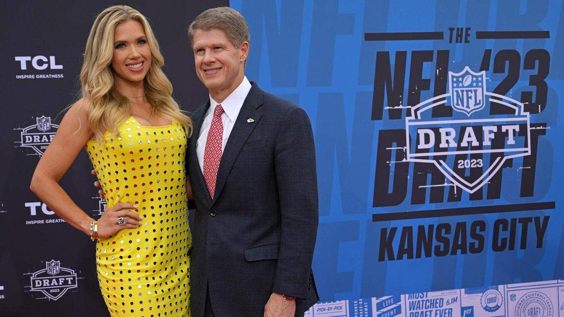 Gracie Hunt and her father, Kansas City Chiefs CEO Clark Hunt, walked the NFL Draft red carpet outside the National WWI Museum and Memorial on Thursday afternoon to kick off the three-day NFL Draft.