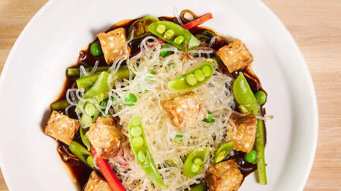 Pizza. Edamame dip. BBQ mushroom tacos. New plant-based restaurant for Johnson County