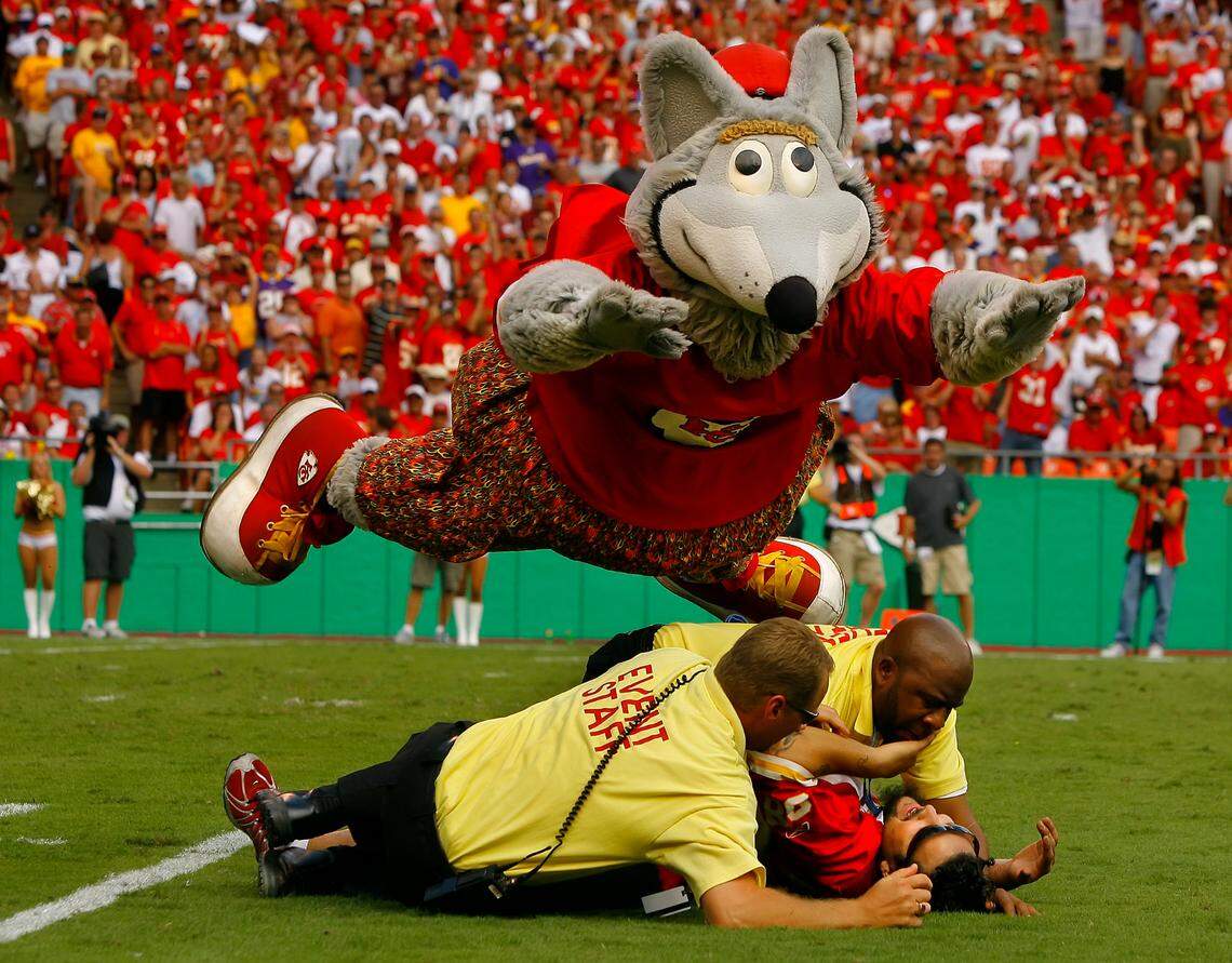 KC Wolf mascot Dan Meers retires from Chiefs after 35 years | Kansas ...