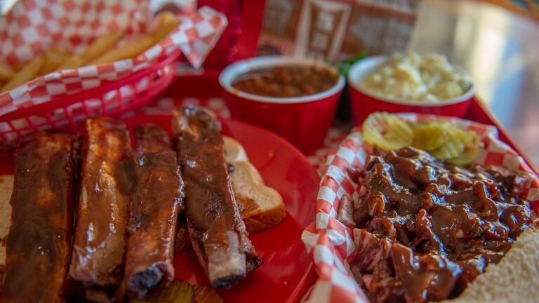 ‘King and Queen of BBQ’ closed during COVID. Now they have new Kansas City restaurant