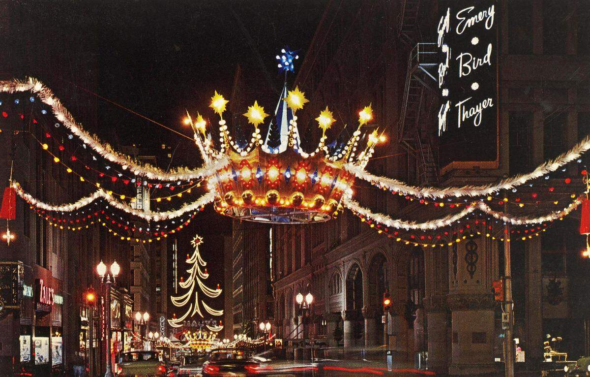 Kansas City’s Christmas crowns that used to decorate downtown at the holidays.