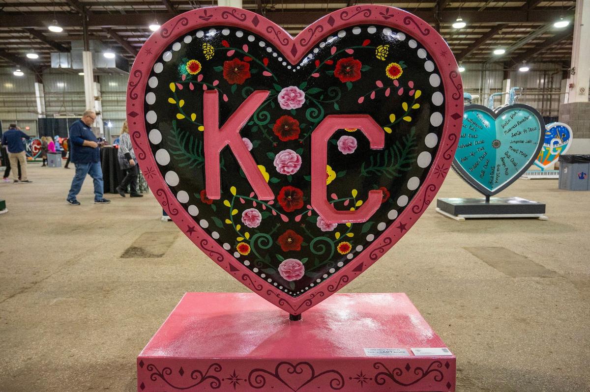 “Corazón Floreciente” by artist Araceli Delatorre.