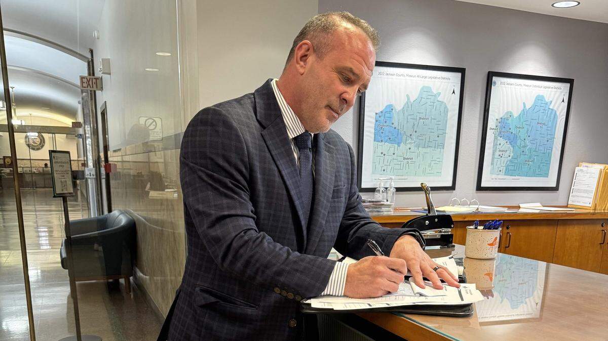 Lee’s Summit Mayor Bill Baird has filed to run for Jackson County executive.