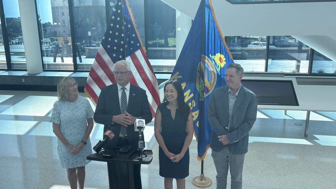 Overland Park mayor met with Kelly before launching campaign for KS governor