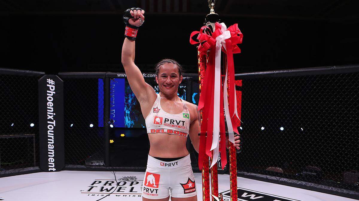 Brazil’s Jéssica Delboni won the all-female Invicta MMA event Friday night at Memorial Hall in Kansas City, Kansas.