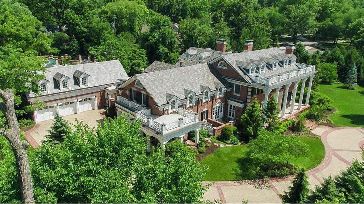In Mission Hills, this 17,600-square-foot manor on Wenonga Circle was listed in 2020 for half the price it cost to build originally.