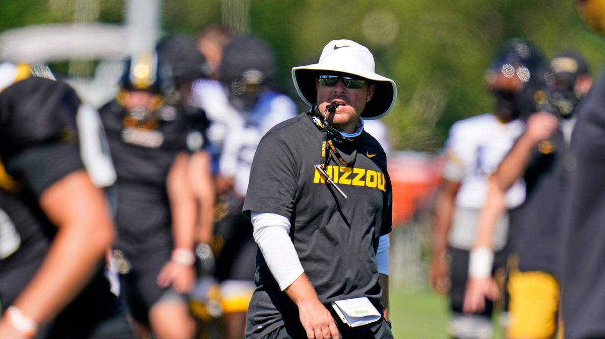 Missouri head coach Eliah Drinkwitz watches during an NCAA college football practice Wednesday, Aug. 19, 2020, in Columbia, Mo. (AP Photo/Jeff Roberson)