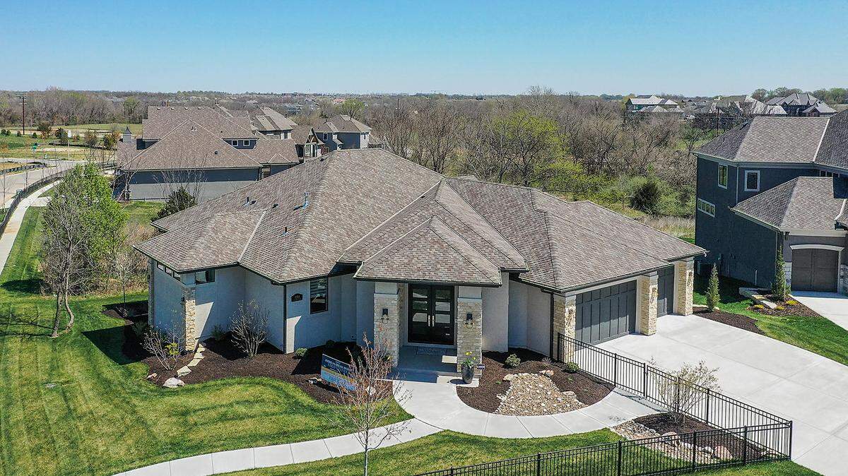 The Clydesdale reverse floor plan by Willis Homes is part of Century Farms’ exquisite model row. All model homes are now for sale.
