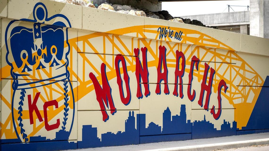 See mural honoring Hall of Famer Buck O’Neil taking shape under namesake KC bridge