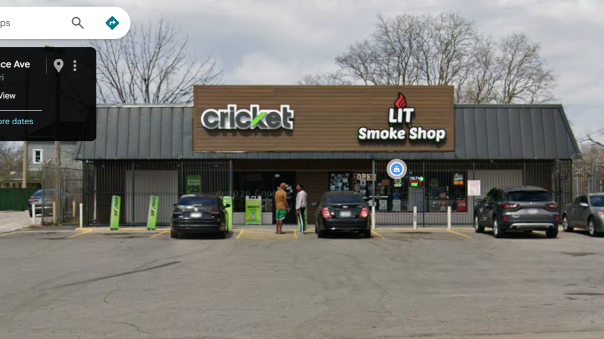 People stand outside of Lit Smoke Shop at the intersection of Independence Avenue and Chestnut Trafficway in this Google Street View screenshot from March. Kansas City sisters were charged in connection to an April shooting at the shop.