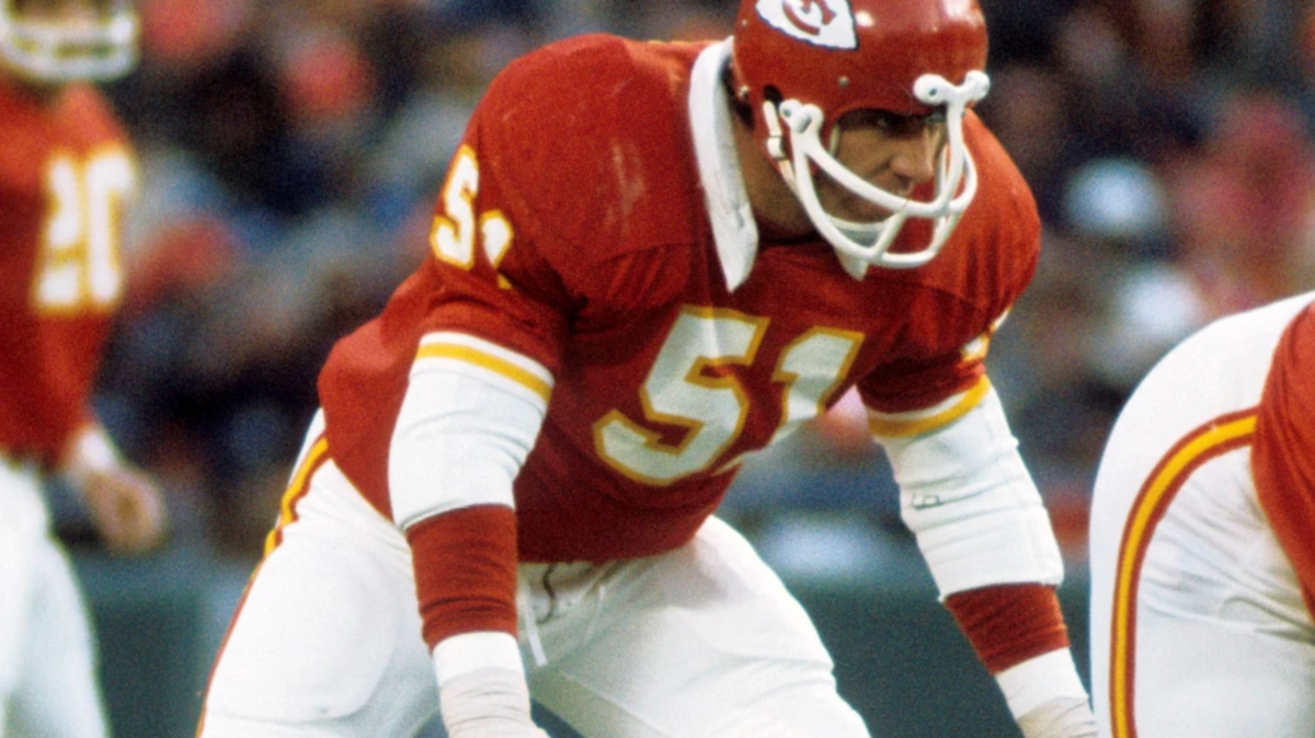 Chiefs linebacker Jim Lynch teamed with Willie Lanier and Bobby Bell to form one of the great linebacking trios in NFL history.