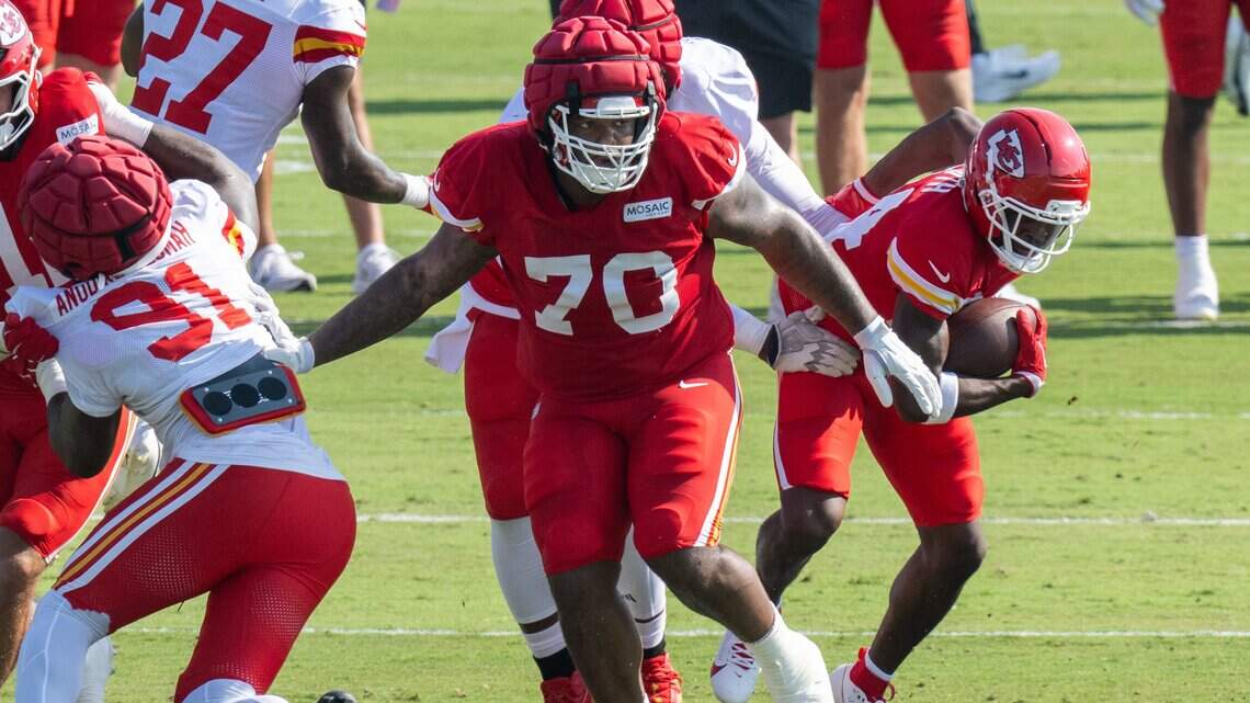 How Kahlil Benson developed from rookie on a tryout to starting O-line candidate