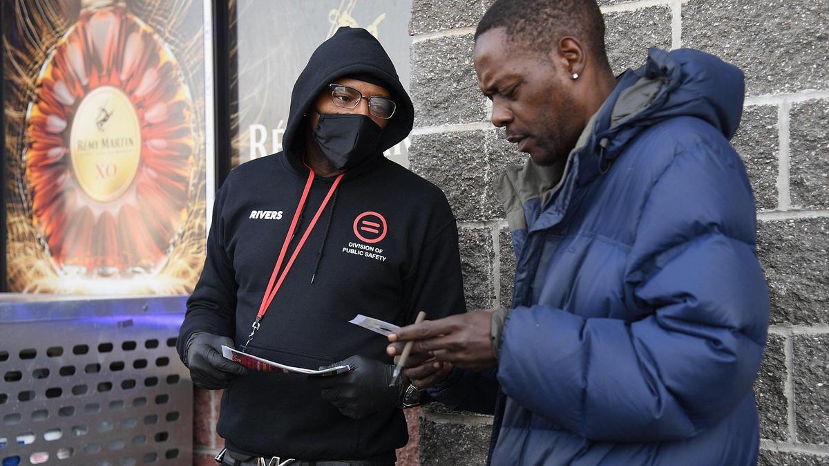 ‘In the trenches’: How a St. Louis group uses Narcan and barbecue to stop gun violence