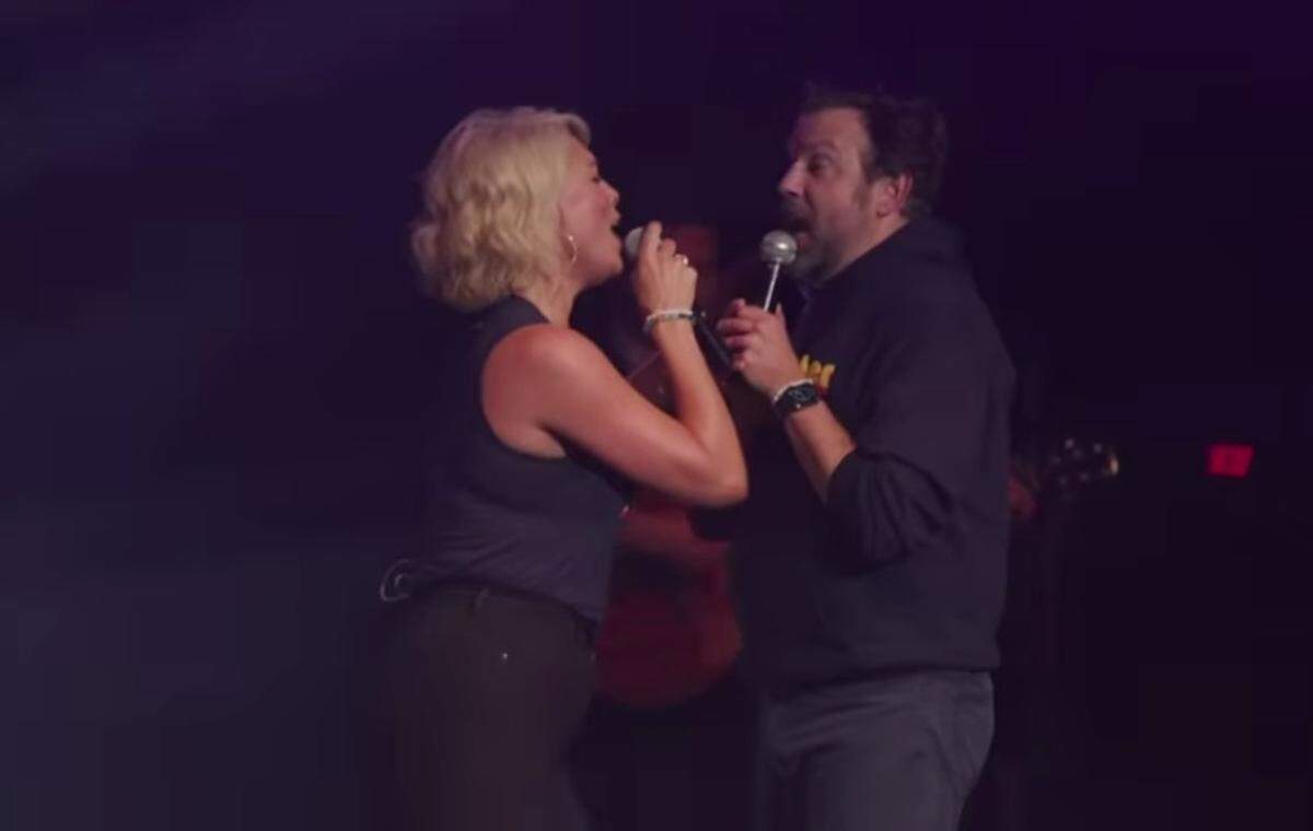 “Ted Lasso” co-stars Jason Sudeikis and Hannah Waddingham went viral in November with their performance at the Kansas City charity event Thundergong! of the Oscar-winning song “Shallow” from the movie “A Star Is Born.”