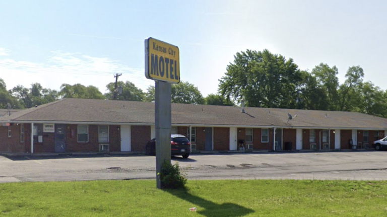 Fire at Olathe motel displaces 28 people, 2 dogs