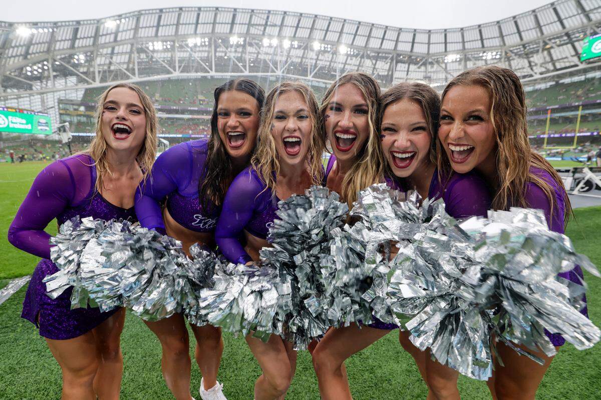 Kansas State cheereleaders during the Aer Lingus Classic between Iowa State and Kansas State at Aviva Stadium in Dublin on Aug. 23, 2025.