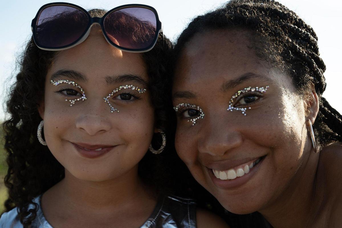 Norah Newman, 11, from Chicago, and her Mom, Felicia, posed before heading into GEHA Field at Arrowhead Stadium for Beyoncé’s concert on Sunday, Oct. 1, 2023.