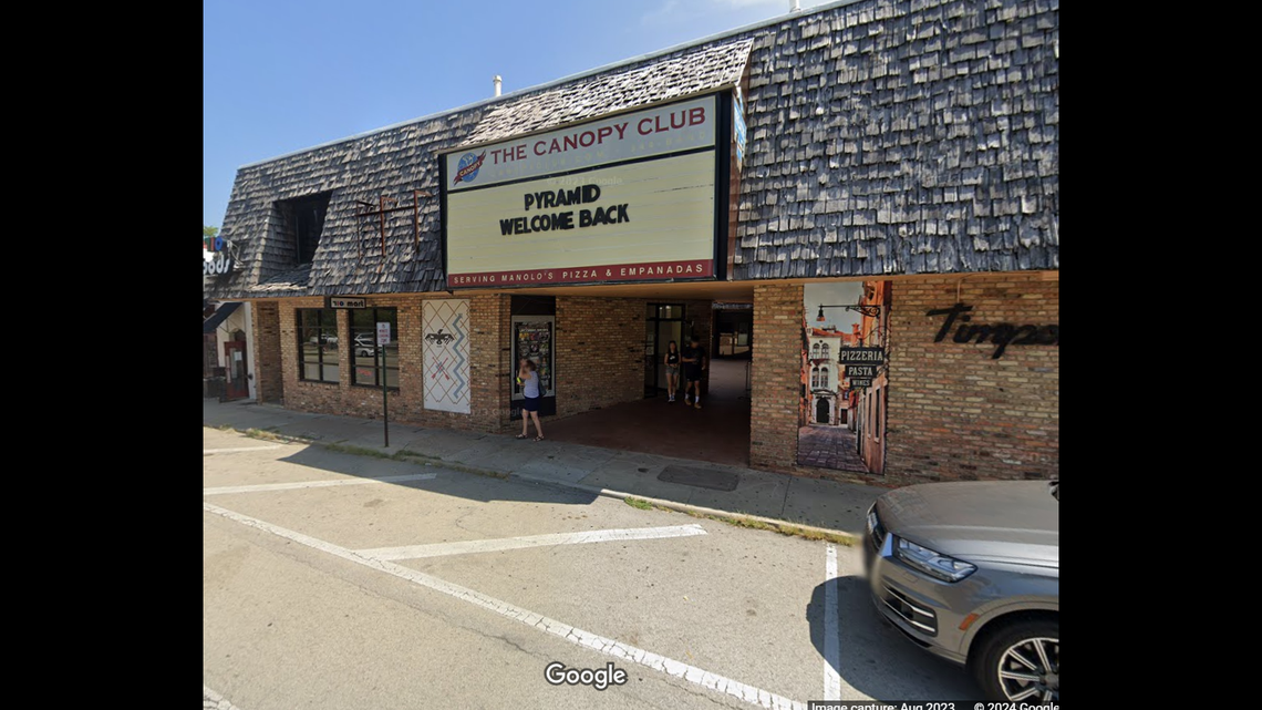 A college freshman at the University of Illinois died of hypothermia during a night out with friends, officials say.