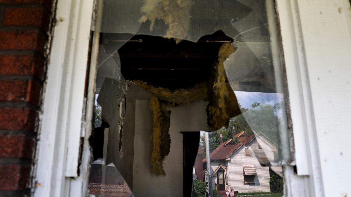 ‘We should be doing more’: In St. Louis and KC, fixing vacancy to reduce gun violence