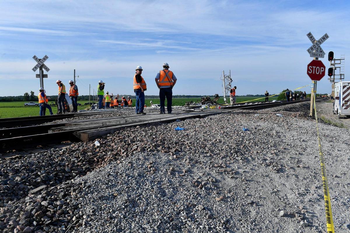 This is the intersection where an Amtrak train traveling from Los Angeles to Chicago derailed on June 27, 2022, after it struck a dump truck near Mendon, Missouri.
