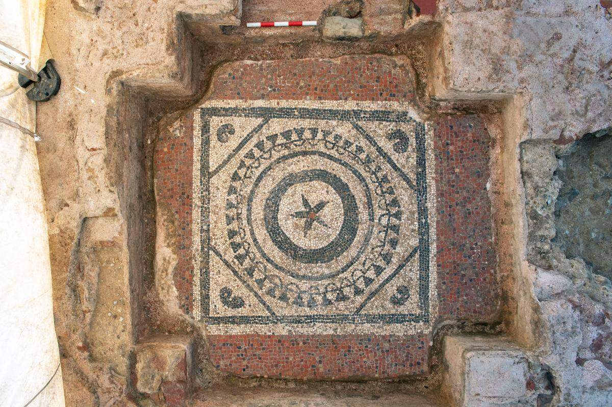 An aerial photo of the older, lower mosaic.