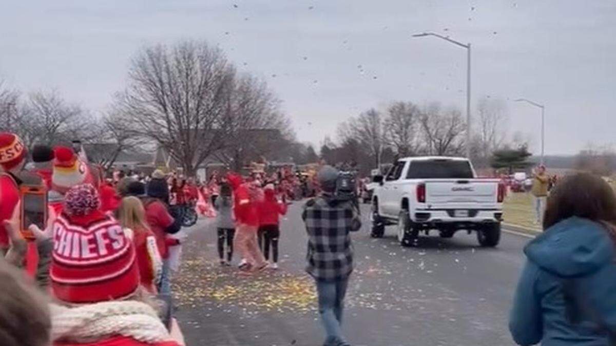 Fans came out to cheer Willie Gay as he left for the airport on Sunday.