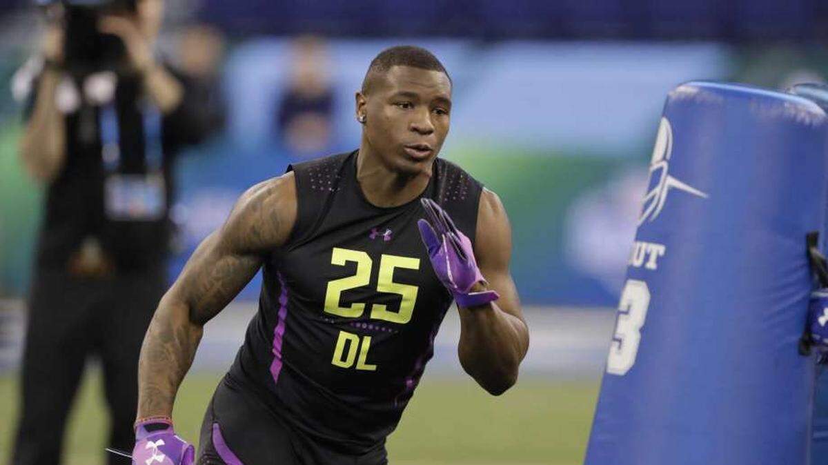 Dorance Armstrong Jr. impressed the Dallas Cowboys at the NFL combine. On Saturday, they picked the KU standout in Round 4.