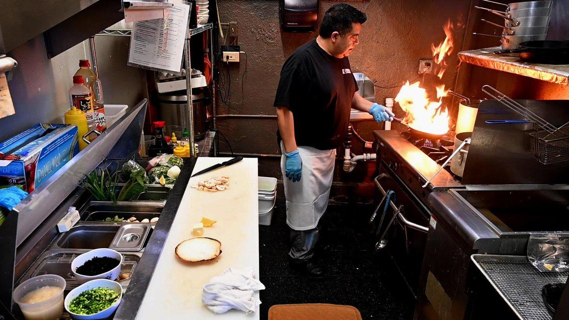 Scallops, mushrooms, spices set aflame: Kansas City Dynamite dish lives up to its name