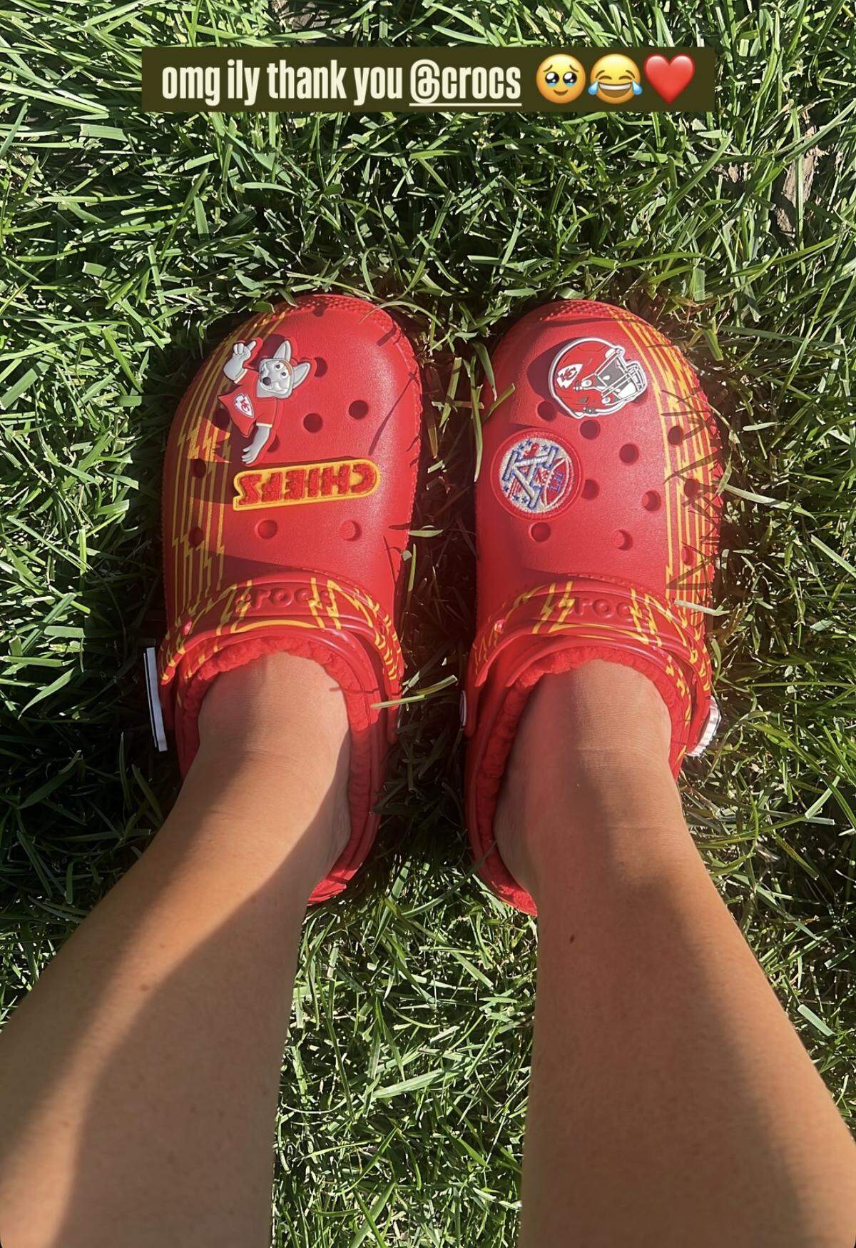 Chiefs WAG Ana Demmer’s new team-themed Crocs.