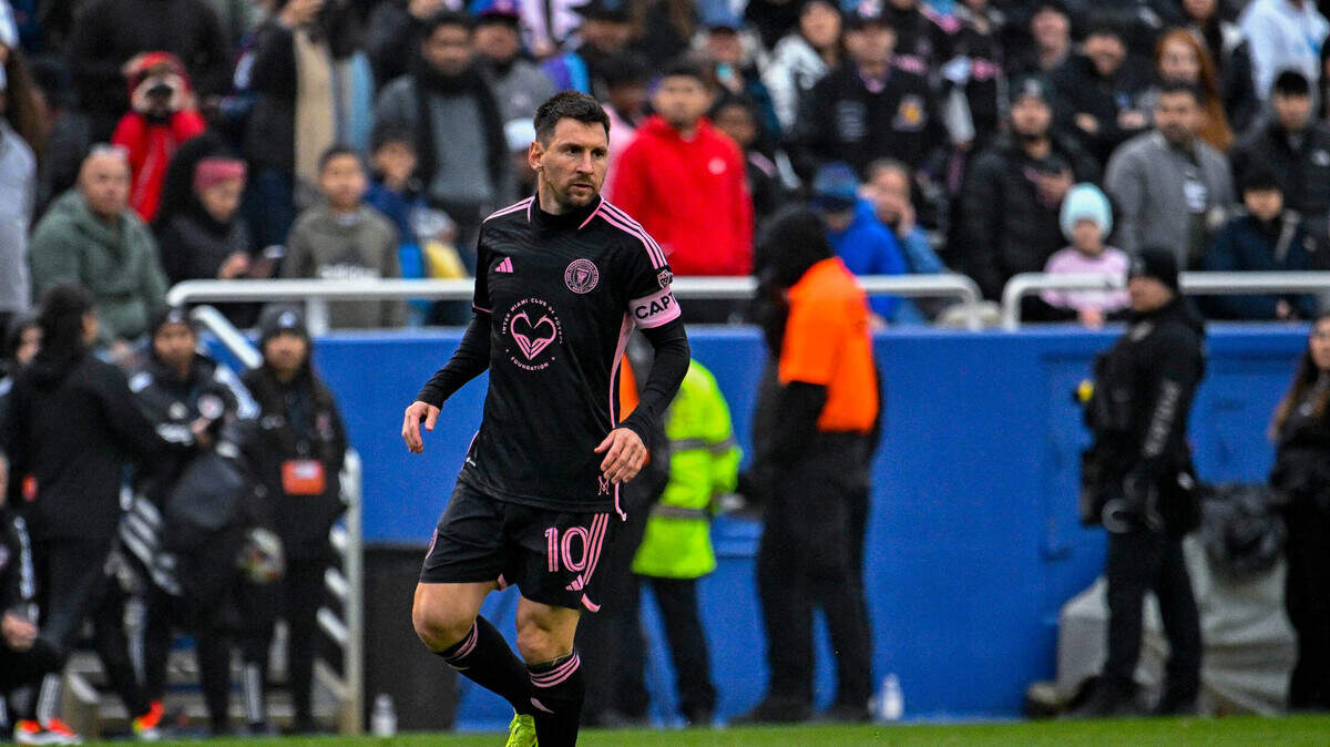 Inter Miami forward Lionel Messi (10) in action during the game between FC Dallas and Inter Miami at Cotton Bowl Stadium on Jan. 22, 2024.