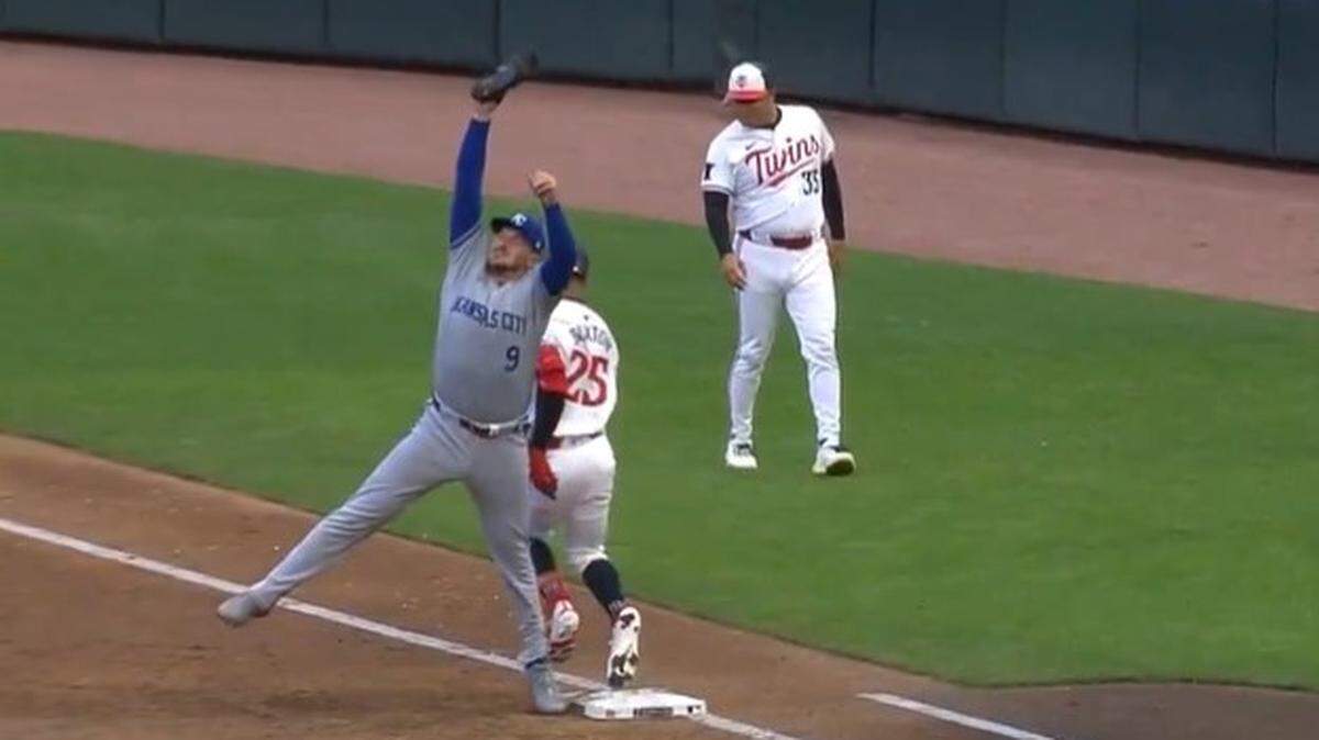 The Twins’ Byron Buxton collided with Royals first baseman Vinnie Pasquantino on Tuesday night.