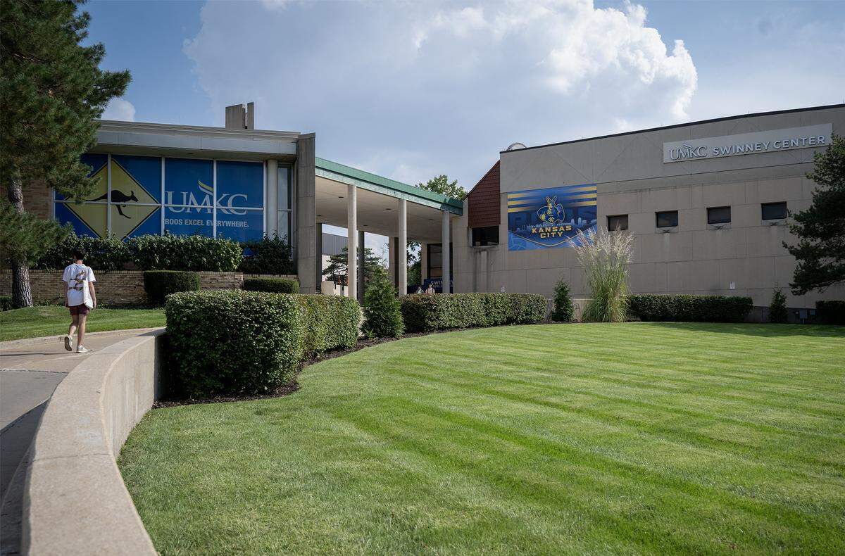 Swinney Center serves as a hub for both UMKC Campus Recreation and Kansas City Roos Athletics, including the men’s and women’s Division I basketball teams.