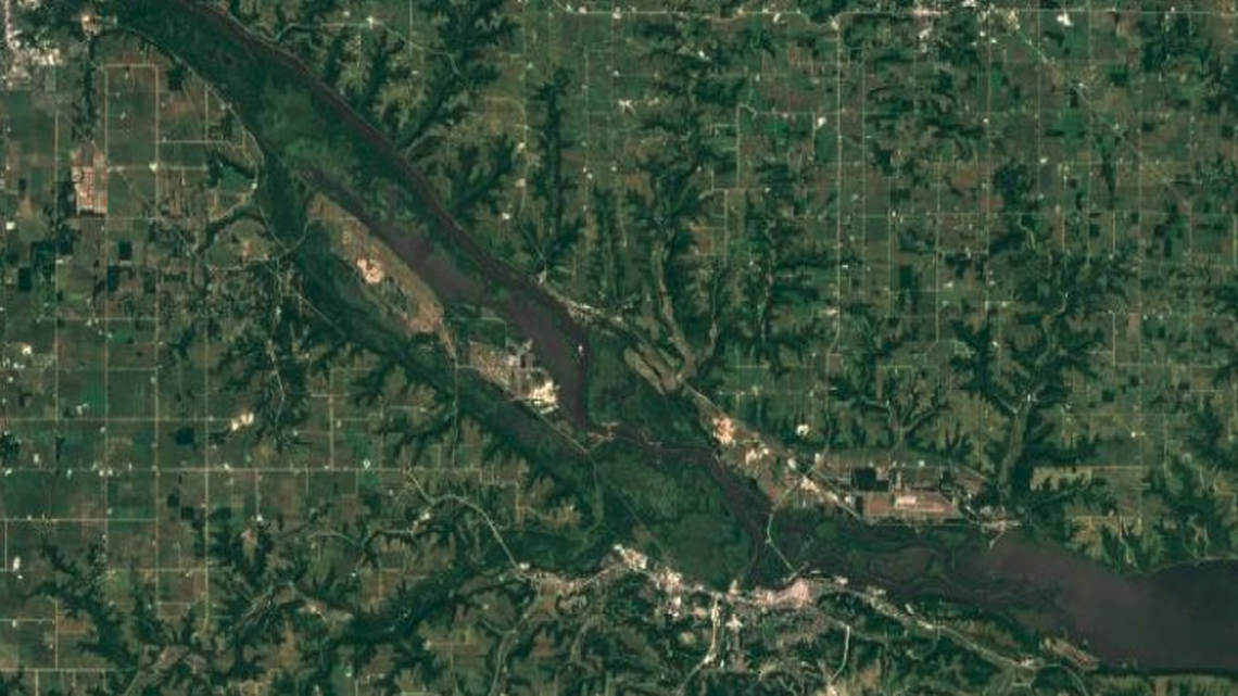 Three family members were found dead at the mouth of the Vermillion River where it enters the Mississippi River, sheriff’s officials said.