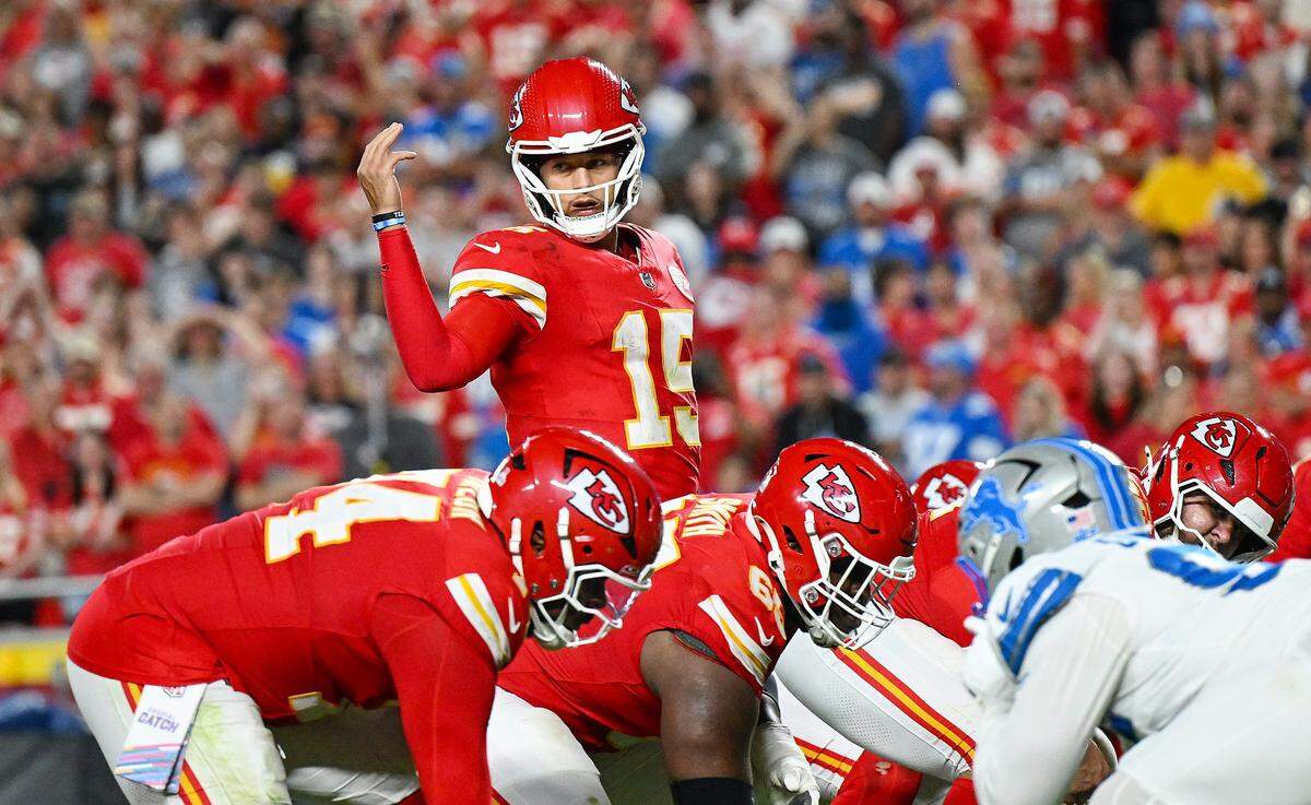Kansas City Chiefs quarterback Patrick Mahomes (15) calls a play in the fourth quarter against the Detroit Lions on Sunday, Oct. 12, 2025, at GEHA Field at Arrowhead Stadium.