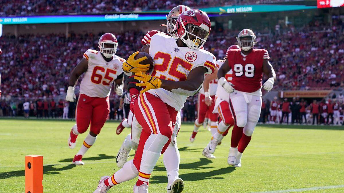 Clyde Edwards-Helaire’s cryptic tweet has Chiefs fans wondering if big news is coming