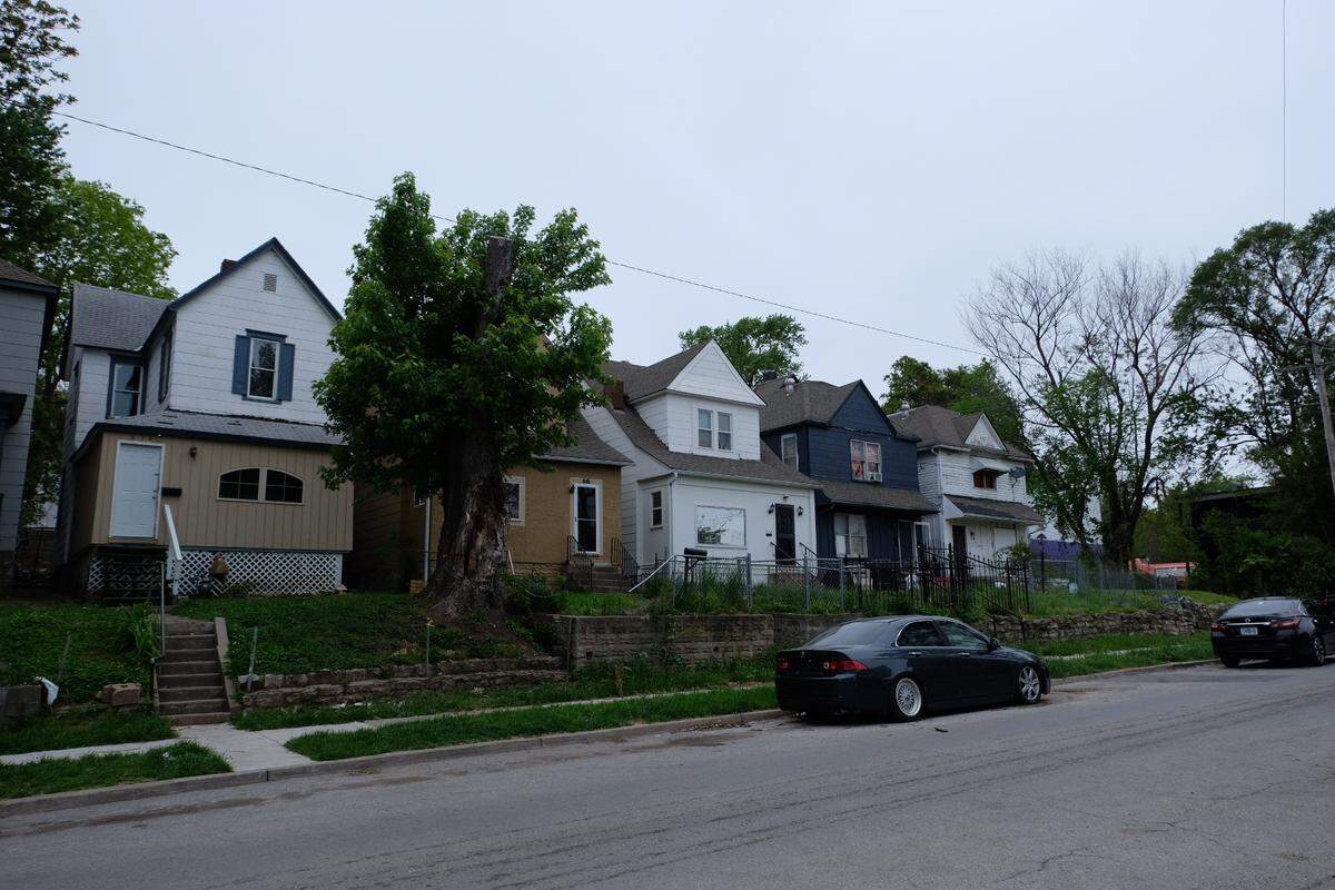 Kansas City police responded to a shooting late Tuesday near Elmwood and Independence avenues.