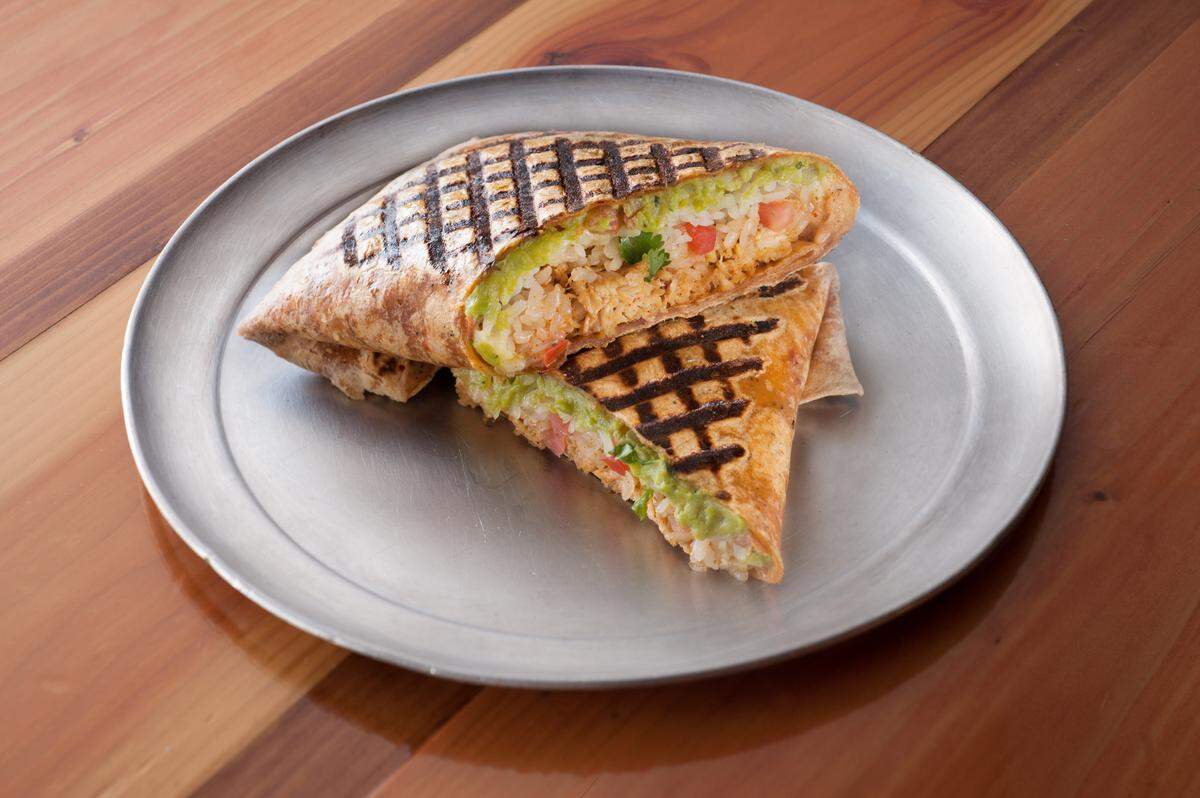Longboards, offering menu items like its grilled cabo chicken, is opening another Johnson County location.
