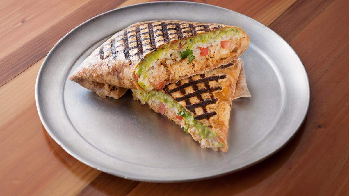 Longboards, offering menu items like its grilled cabo chicken, is opening another Johnson County location.