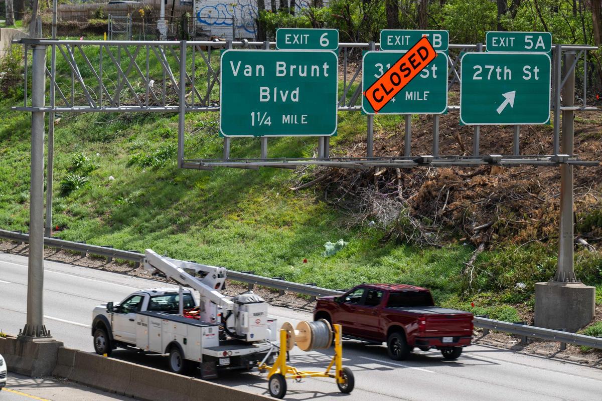 A highway sign shows the 31st Street exit marked closed in Kansas City as part of new I-70 updates are set to begin.