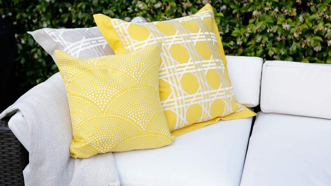 The Trick That Makes Dirty, Faded Patio Furniture Look Like You Just Bought It