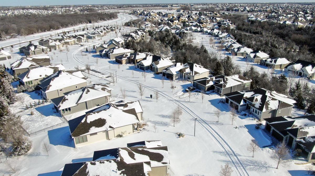 The aftermath of the blizzard could be seen Monday, Jan. 6, 2025, in the Canyon Creek Point neighborhood in west Lenexa. Wednesday’s storm is predicted to bring five to eight inches of snow.