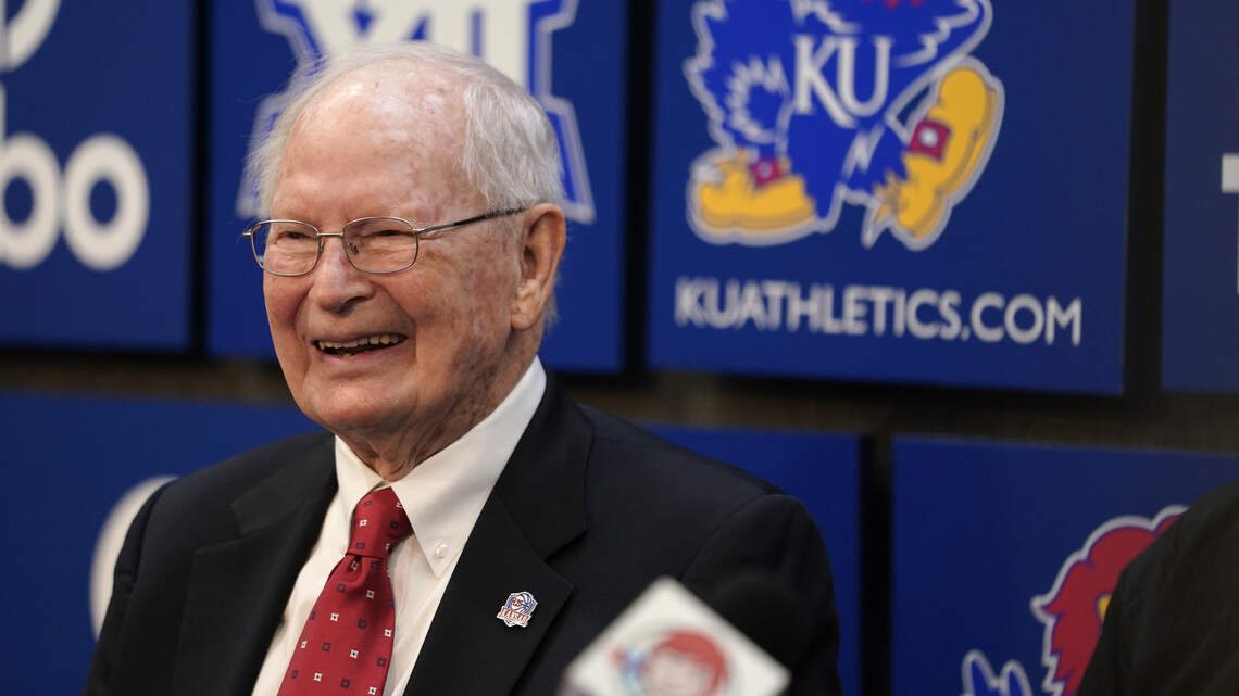 Former KU coach Ted Owens to be inducted into College Basketball Hall of Fame